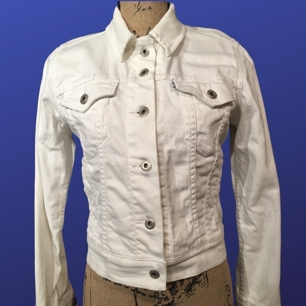 LEVI STRAUSS & CO. Original Trucker Jacket, CROPPED, WHITE, NWOT, Size S